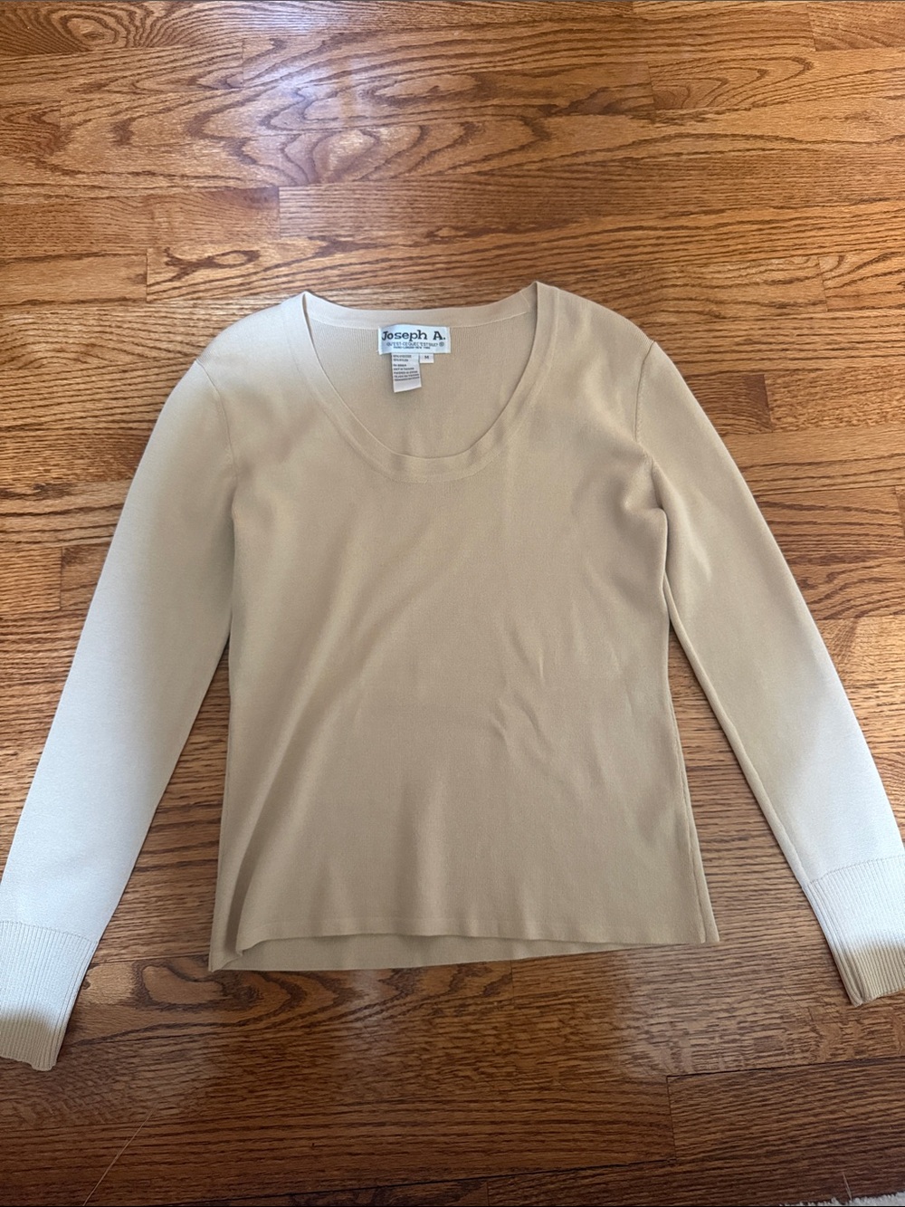 Joseph A Light Beige Scoop Neck Long Sleeve Top